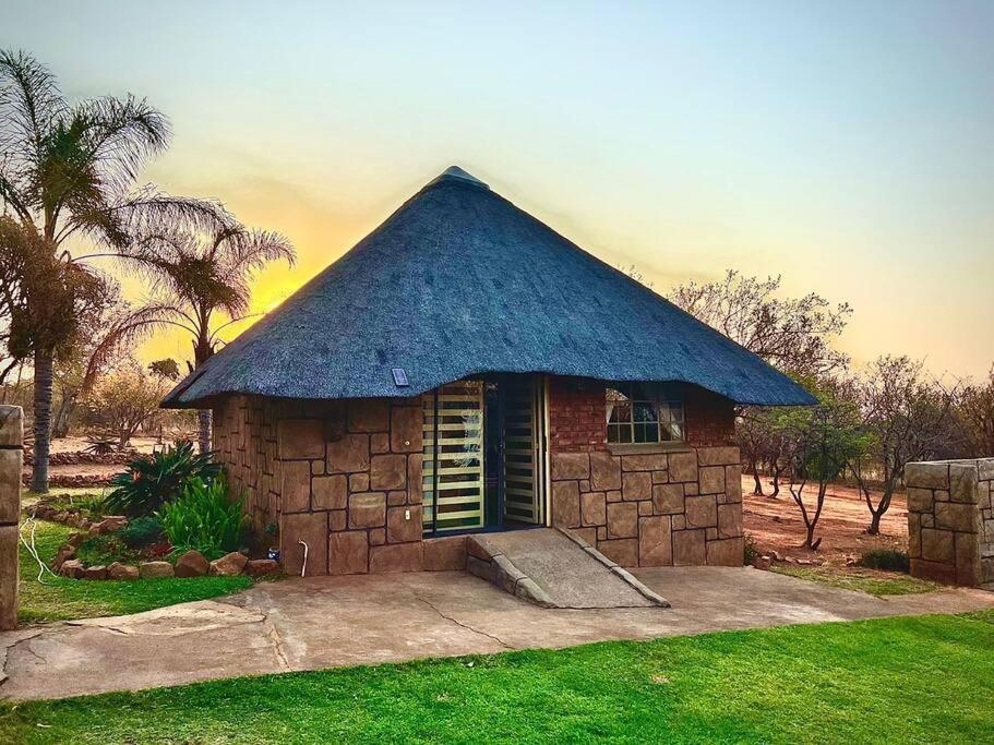 5 Sleeper Bushcamp Chalet Hartbeespoort Luaran gambar